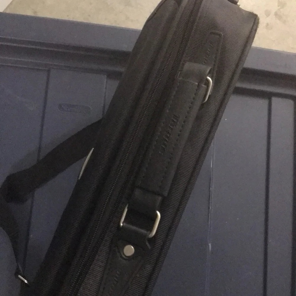 Targus Laptop Shoulder Bag